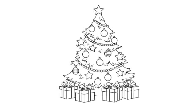 Sapin décoré et cadeaux à ses pieds